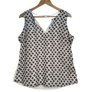 Market & Spruce White Sleeveless V-Neck Tank Large Black Geometric Mixed Media